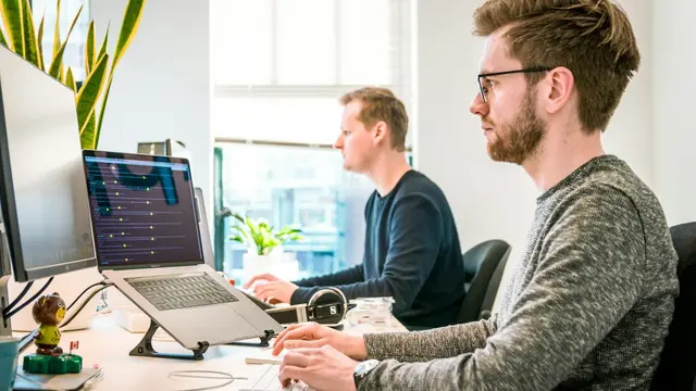 Lookalike prospecting: upload je klantenlijst en vind elk bedrijf dat lijkt op je beste klanten